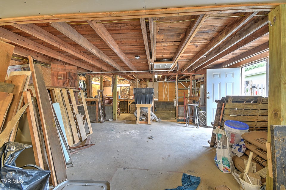 Photo #25: 257 Mockingbird Lane