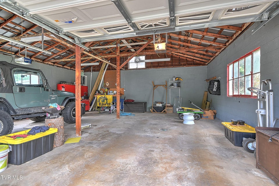 Photo #29: 257 Mockingbird Lane