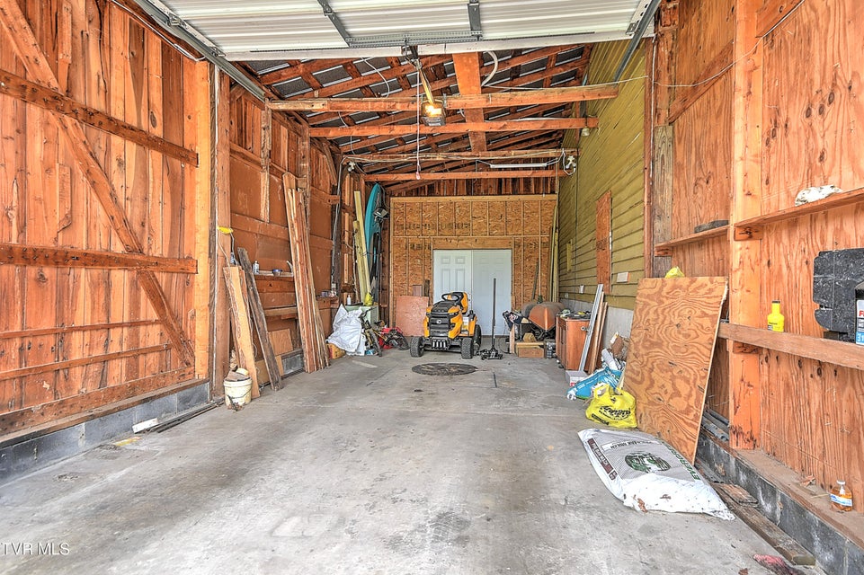 Photo #27: 257 Mockingbird Lane