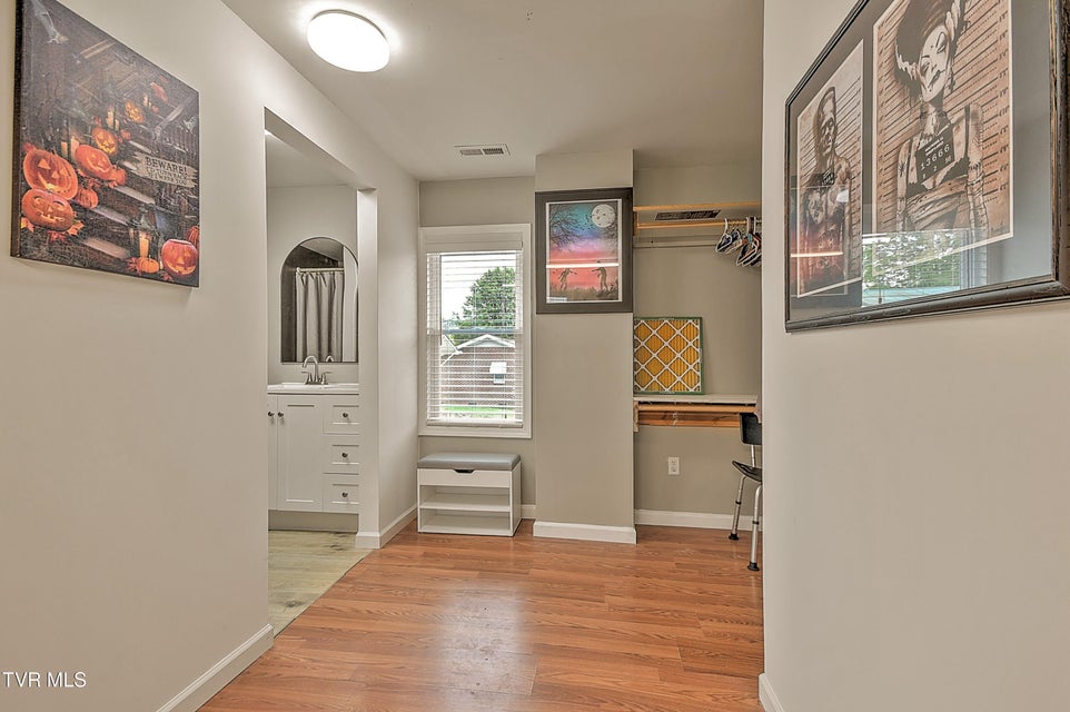 Photo #31: 257 Mockingbird Lane