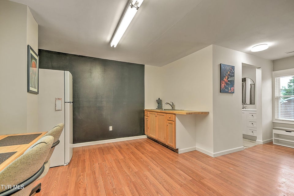 Photo #35: 257 Mockingbird Lane