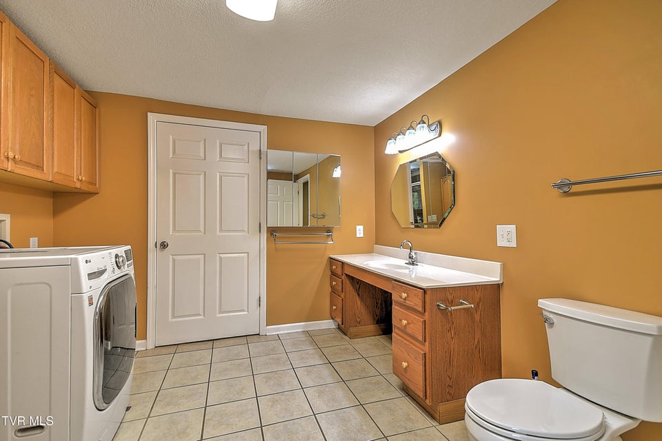 Photo #13: 257 Mockingbird Lane