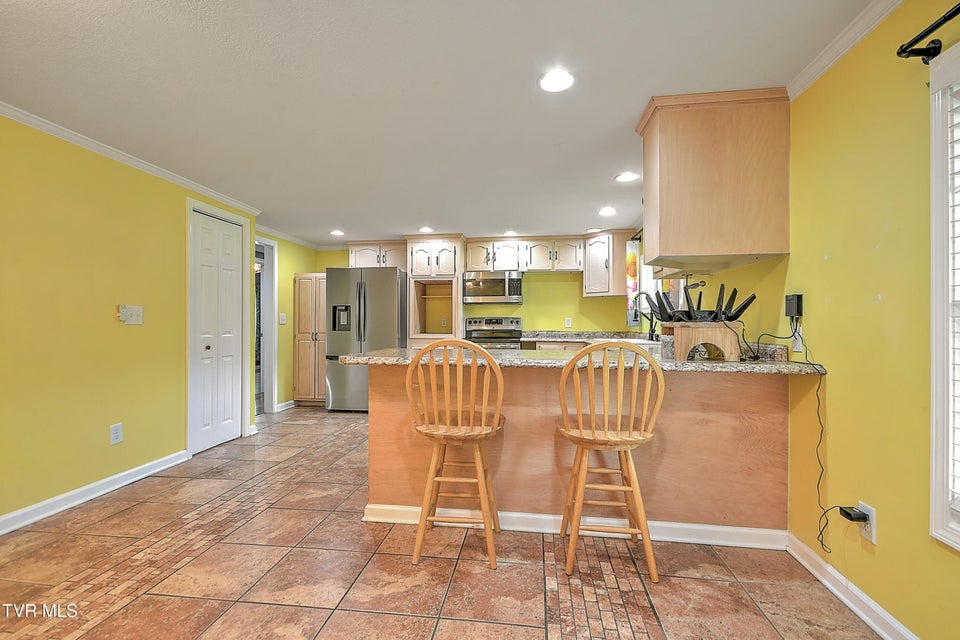 Photo #2: 257 Mockingbird Lane