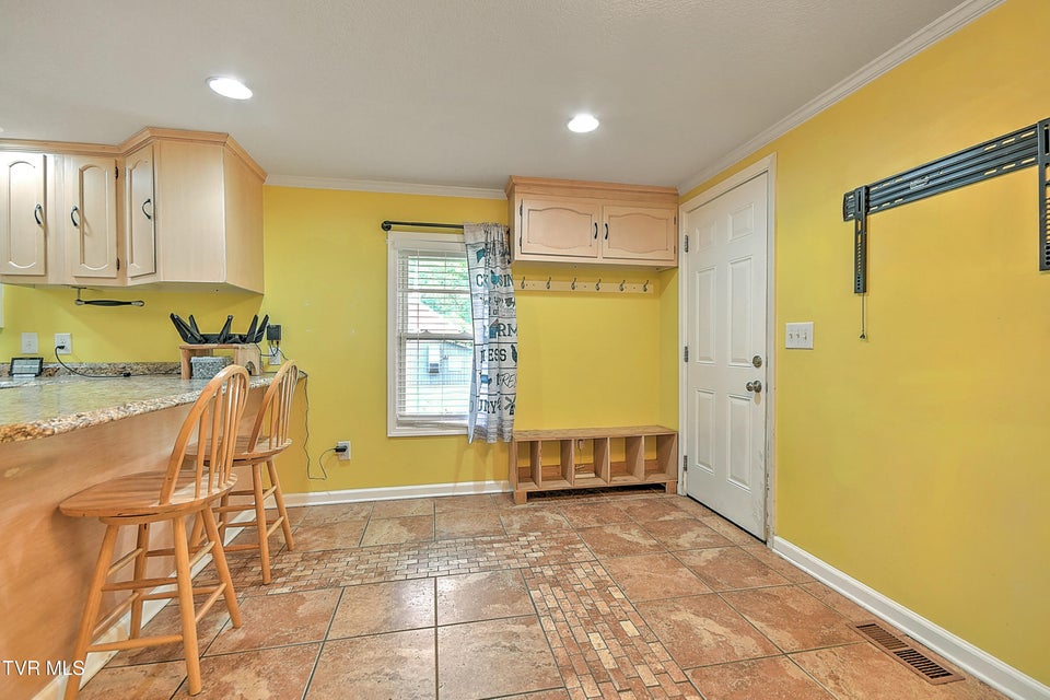 Photo #3: 257 Mockingbird Lane