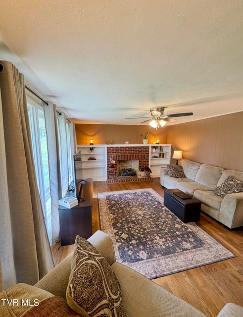 Photo #6: 138 Richard Street