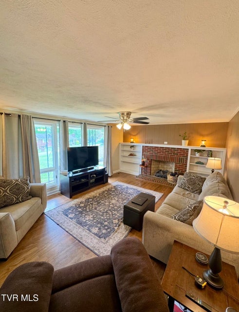 Photo #7: 138 Richard Street