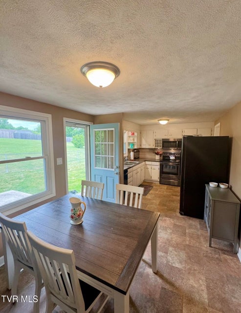 Photo #18: 138 Richard Street