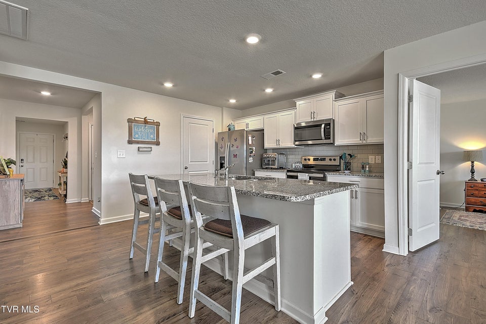 Photo #9: 3132 Phillips Way