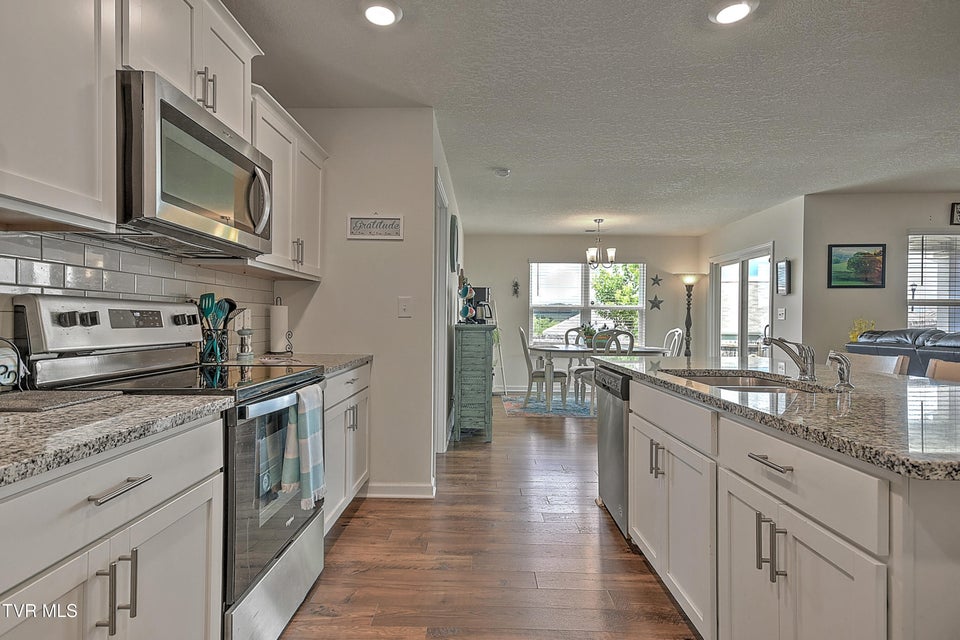 Photo #11: 3132 Phillips Way