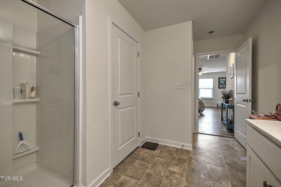 Photo #25: 3132 Phillips Way