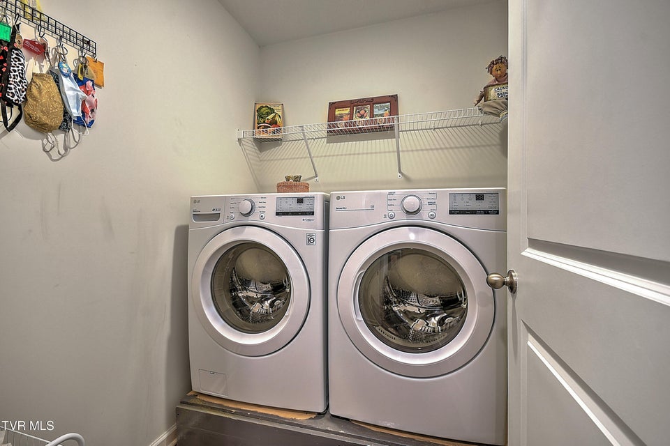 Photo #29: 3132 Phillips Way