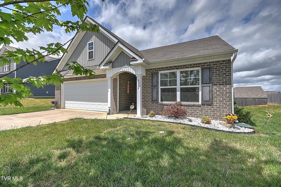 Photo #3: 3132 Phillips Way