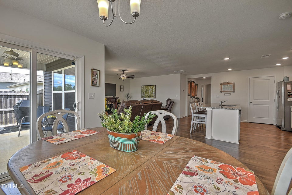 Photo #16: 3132 Phillips Way