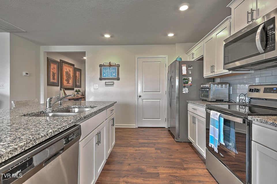 Photo #12: 3132 Phillips Way