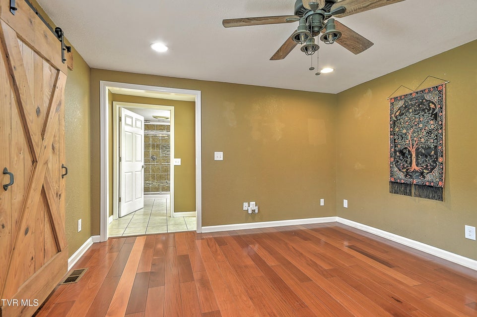 Photo #10: 257 Mockingbird Lane