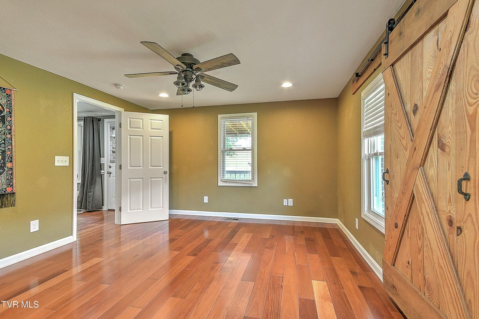 Photo #9: 257 Mockingbird Lane