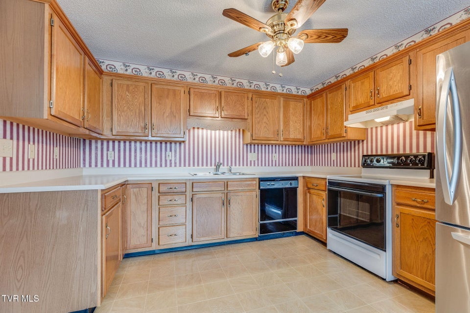 Photo #10: 617 Race Street