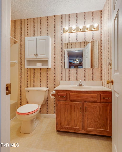 Photo #18: 617 Race Street