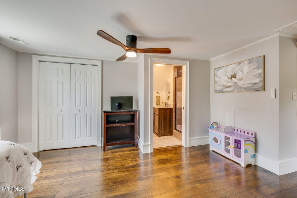 Photo #32: 1360 Cora Lane