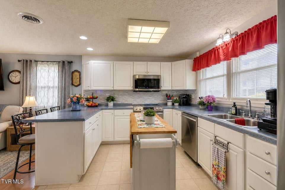 Photo #10: 404 Charleston Street