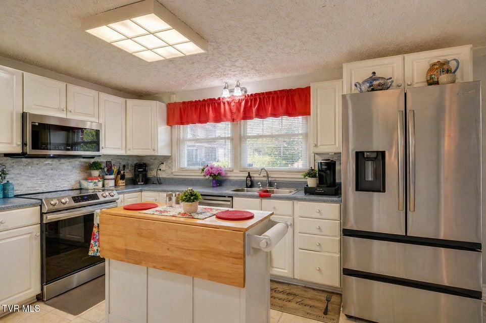 Photo #11: 404 Charleston Street