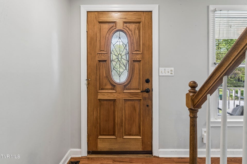 Photo #4: 802 Chestnut Avenue