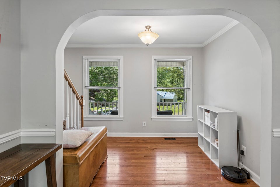 Photo #7: 802 Chestnut Avenue