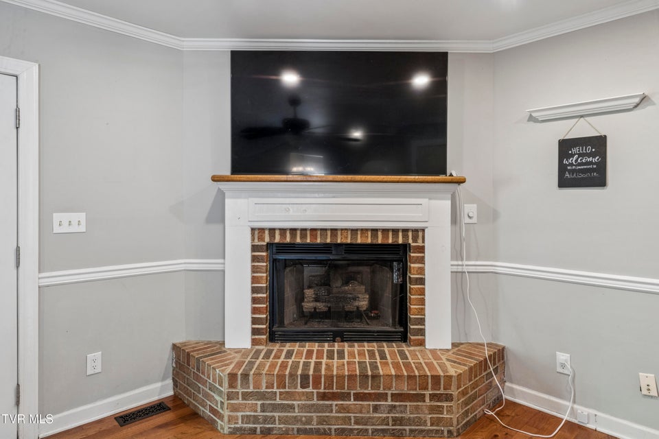 Photo #10: 802 Chestnut Avenue