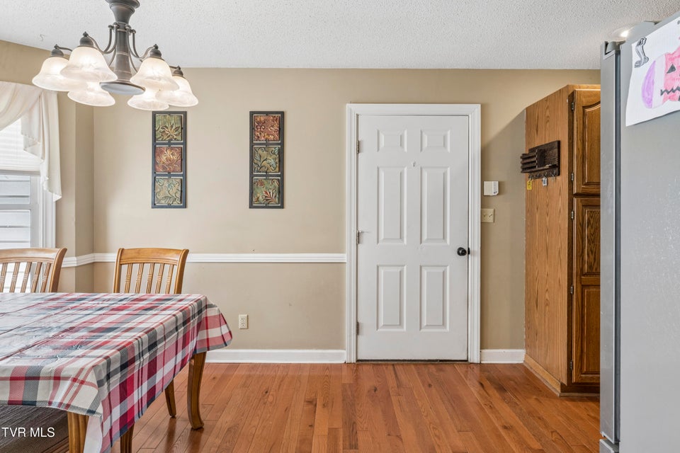 Photo #12: 802 Chestnut Avenue