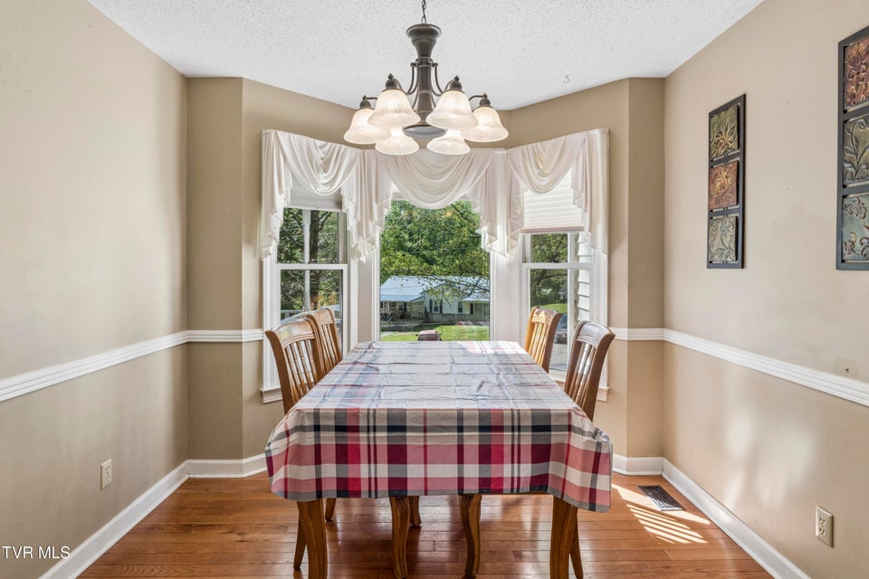 Photo #13: 802 Chestnut Avenue