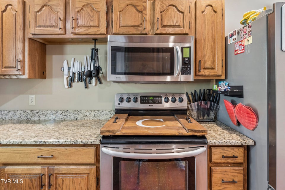 Photo #16: 802 Chestnut Avenue