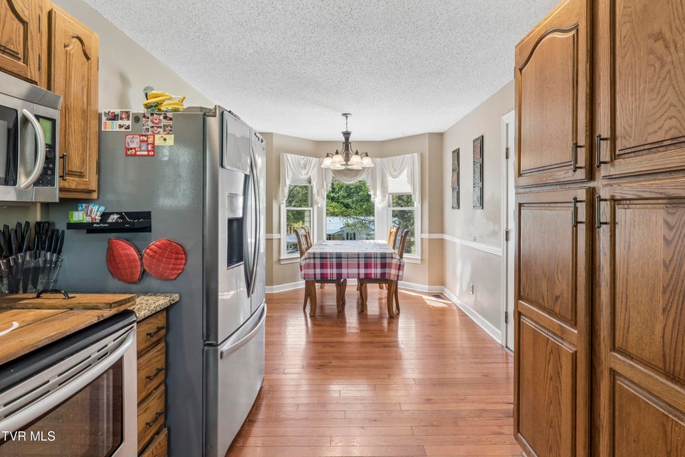 Photo #17: 802 Chestnut Avenue