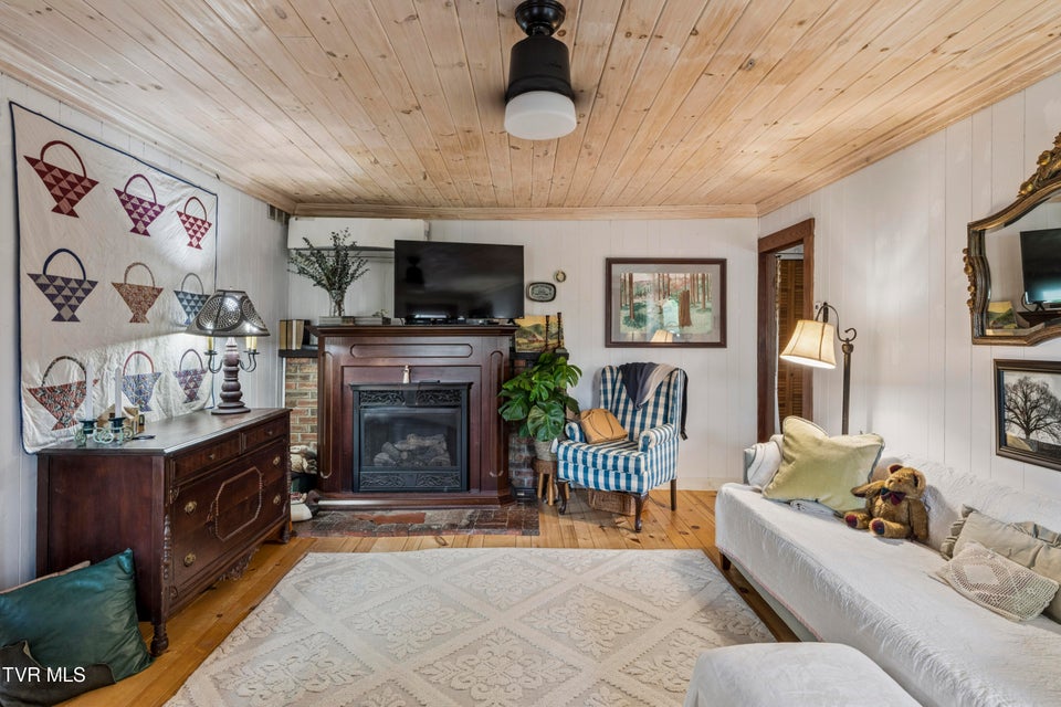 Photo #18: 278 Old Butler 