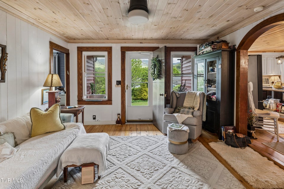 Photo #19: 278 Old Butler 