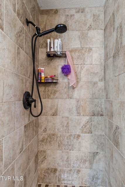 Photo #28: 802 Chestnut Avenue