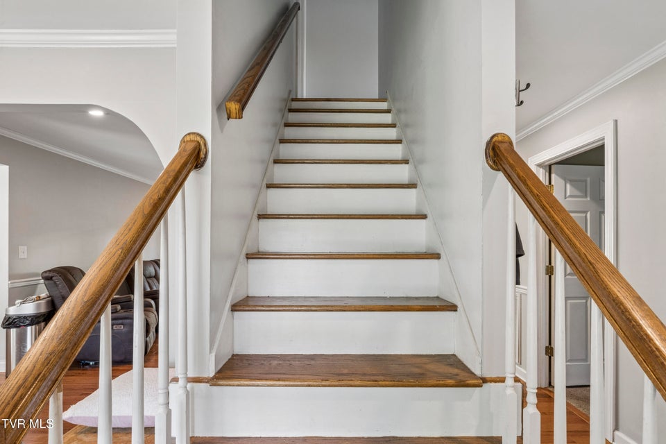 Photo #31: 802 Chestnut Avenue