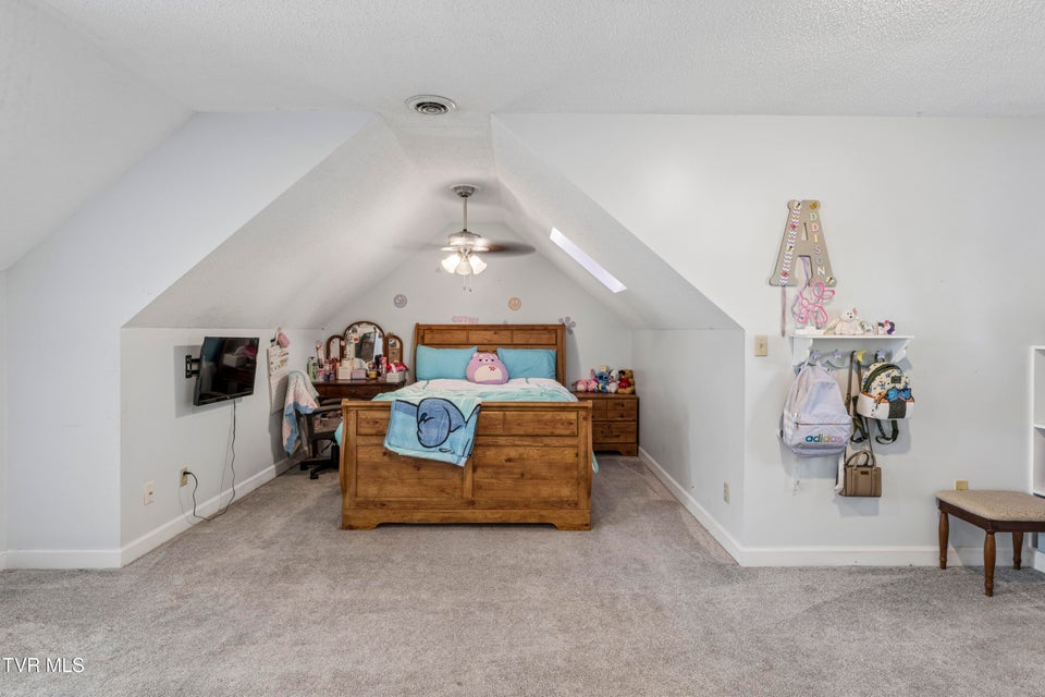 Photo #32: 802 Chestnut Avenue