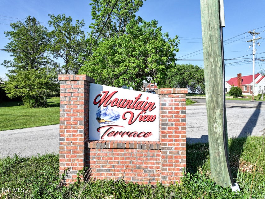 Photo #31: 12 Lorraine Street