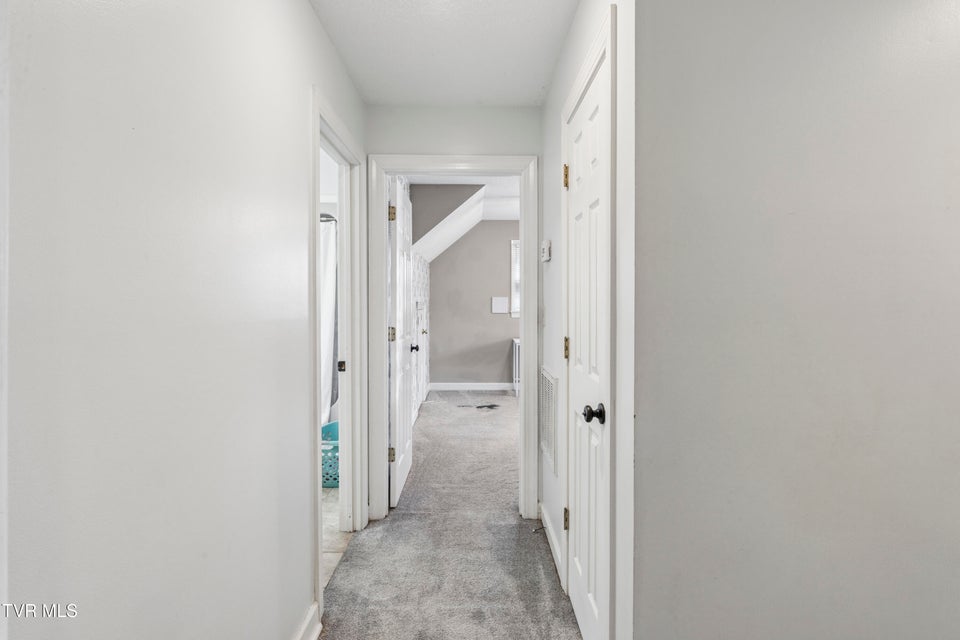 Photo #35: 802 Chestnut Avenue