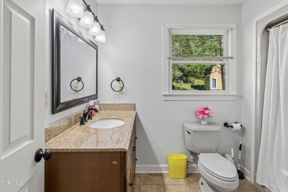 Photo #37: 802 Chestnut Avenue