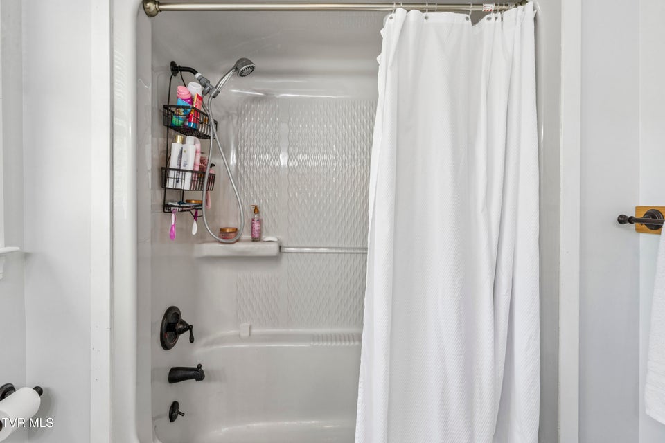 Photo #38: 802 Chestnut Avenue