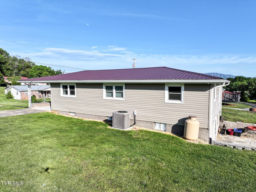 Photo #25: 12 Lorraine Street