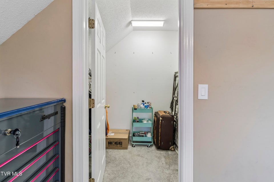 Photo #41: 802 Chestnut Avenue