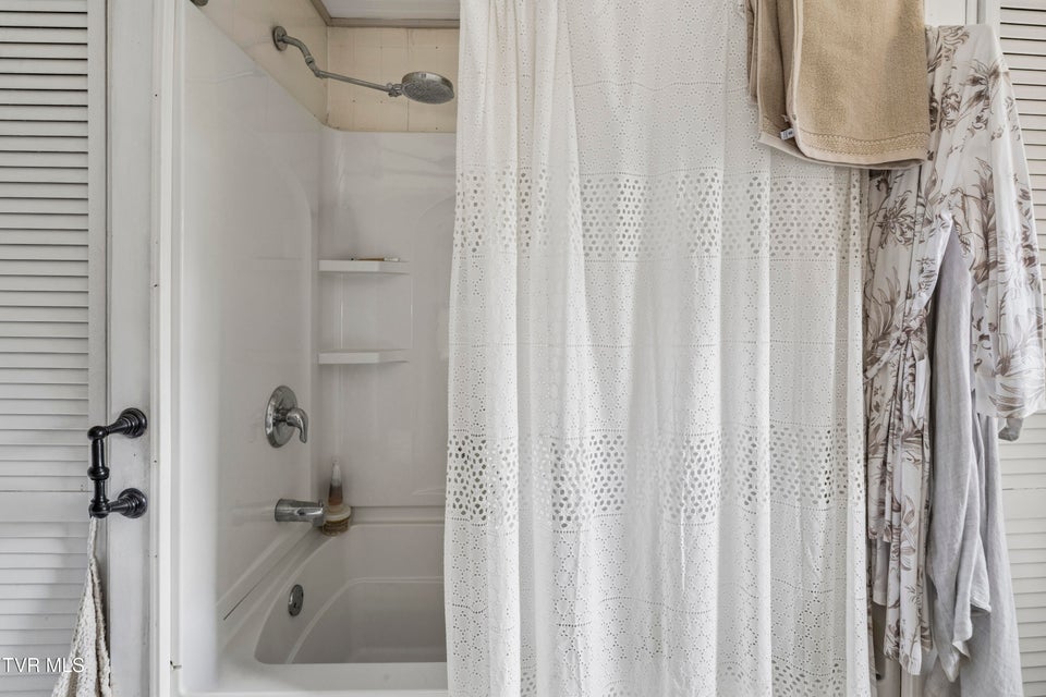 Photo #26: 278 Old Butler 