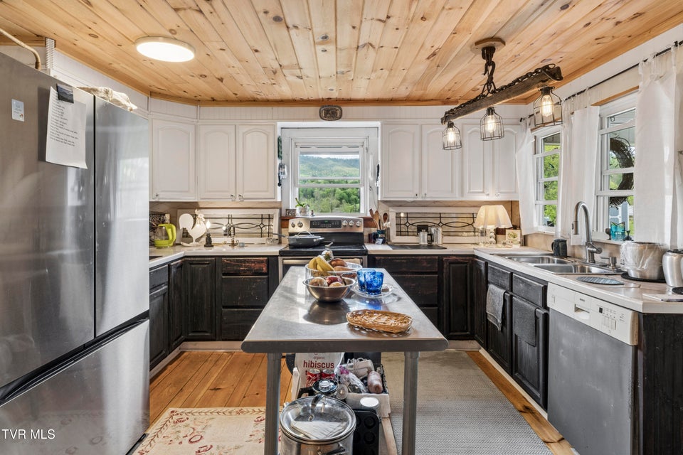 Photo #28: 278 Old Butler 