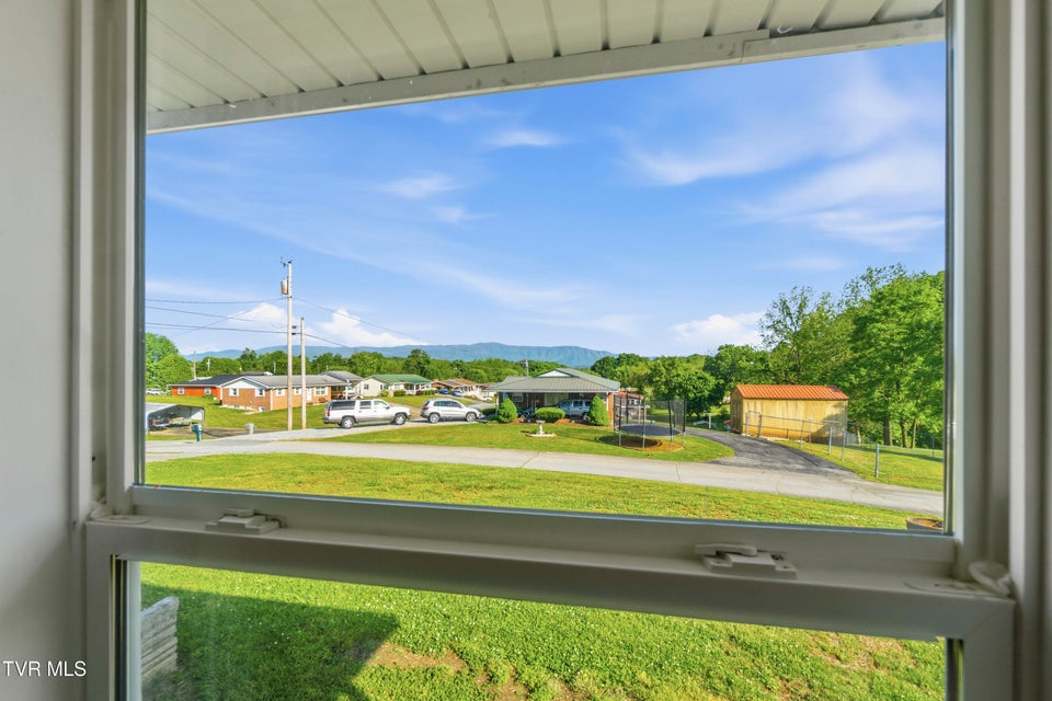 Photo #14: 12 Lorraine Street