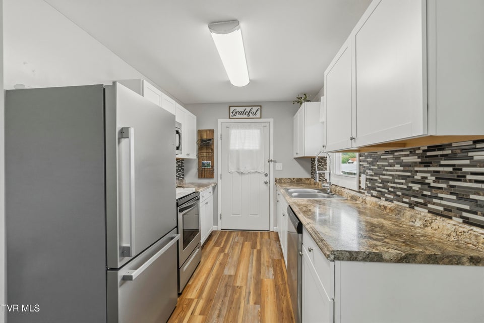 Photo #17: 12 Lorraine Street