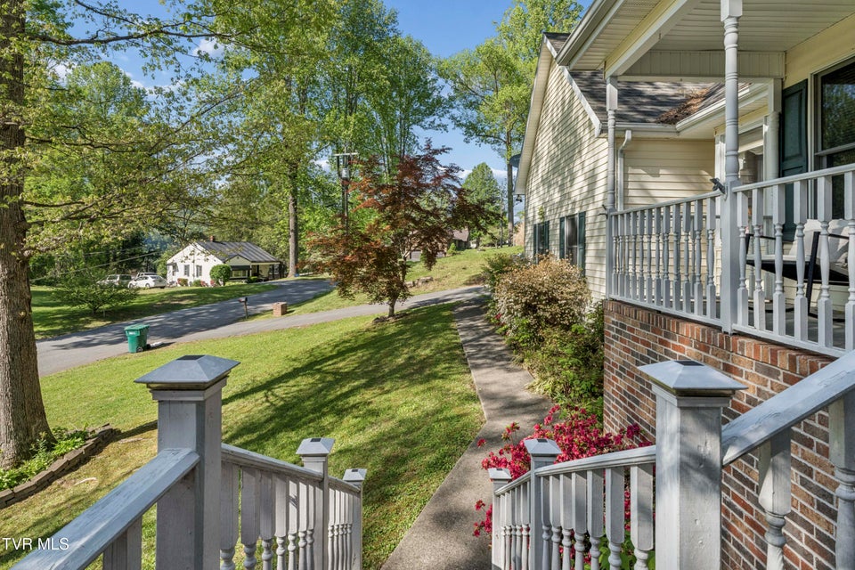 Photo #59: 802 Chestnut Avenue