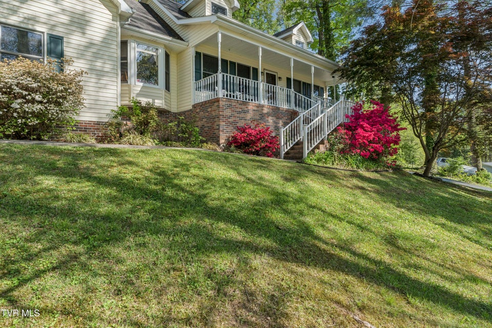 Photo #60: 802 Chestnut Avenue