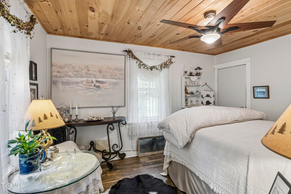 Photo #32: 278 Old Butler 